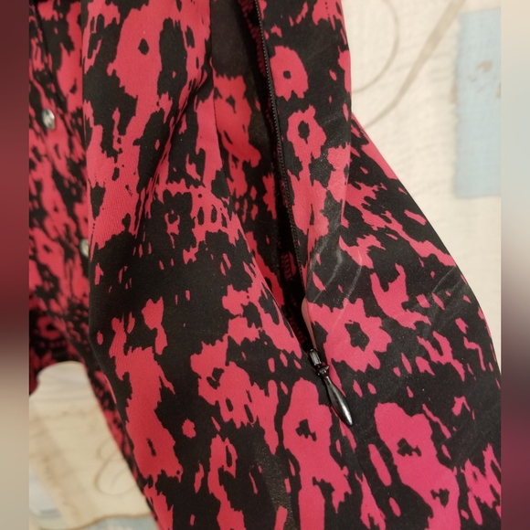 💗Beautiful Express Design Studio Ruffle Front Sleeveless Side Zip Top - Picture 5 of 9